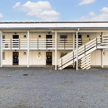 דירה Cozy In With Wifi